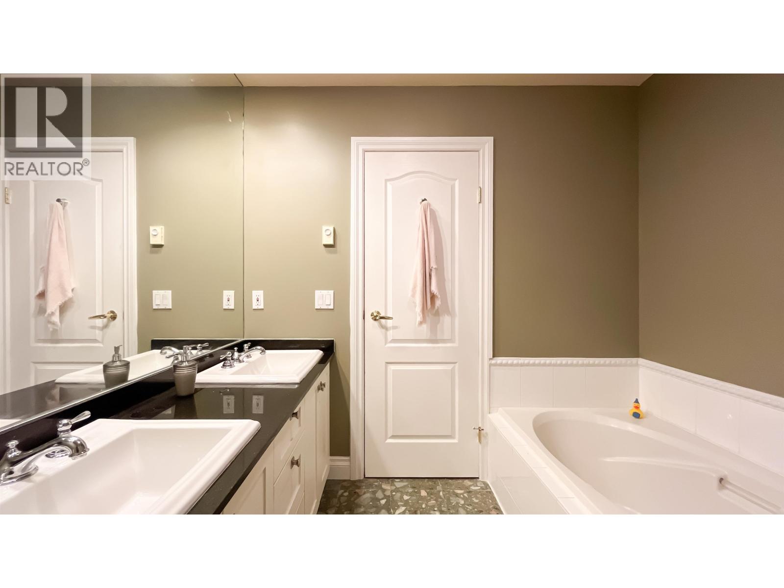 Photo 19 of 308 5735 Hampton Place, Vancouver BC