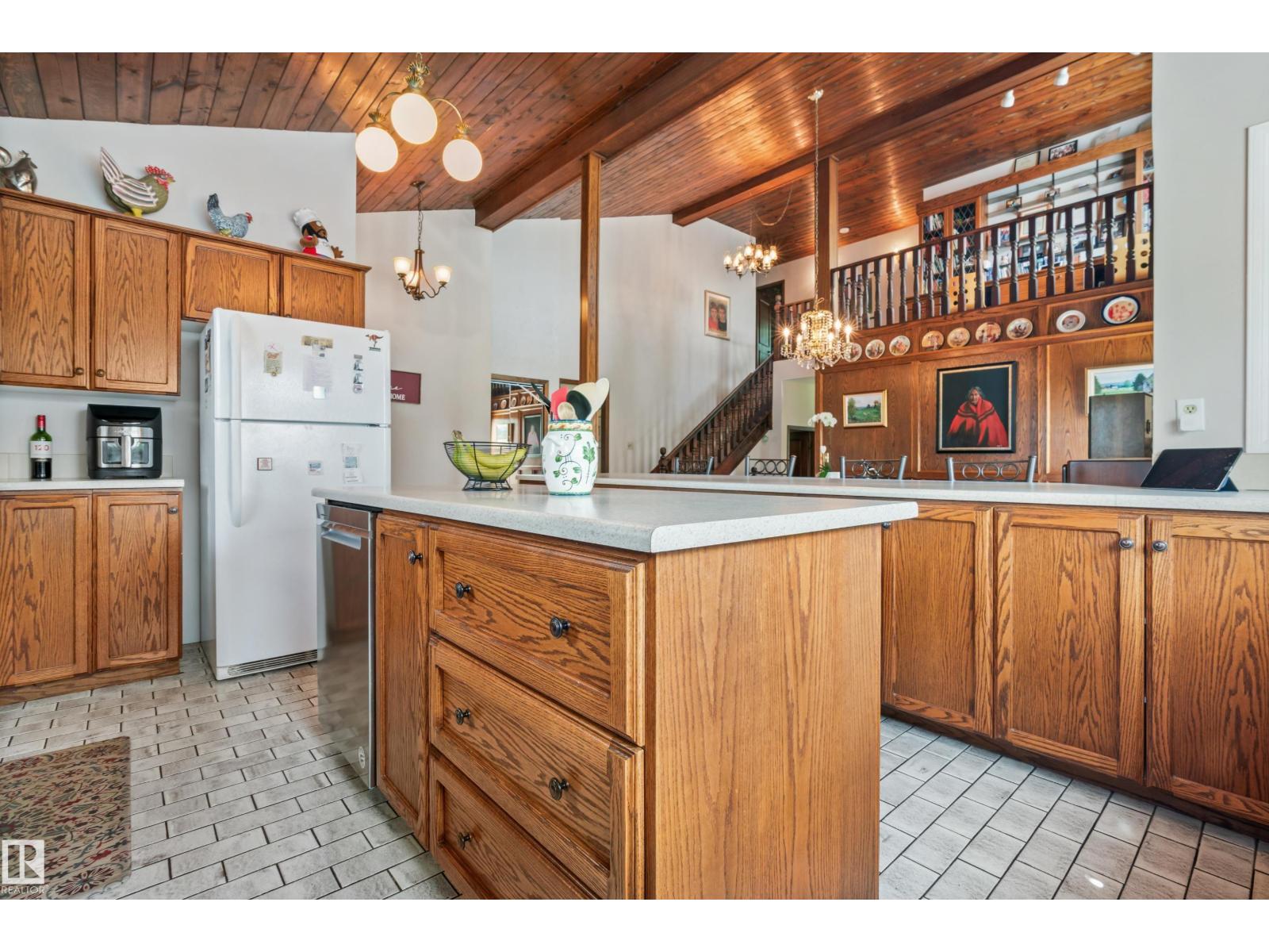 Photo 11 of 16737 110 St Nw, Edmonton AB