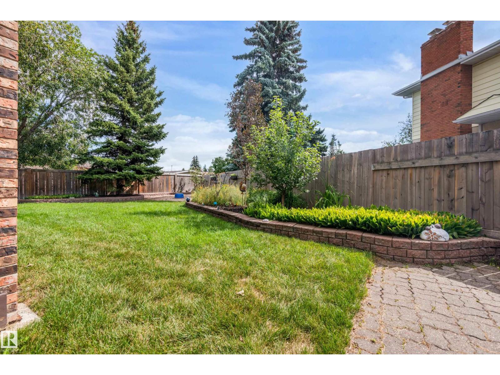 Photo 42 of 16737 110 St Nw, Edmonton AB