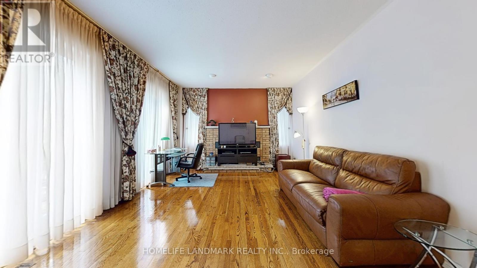 Photo 11 of 411 Cummer Avenue, Toronto ON