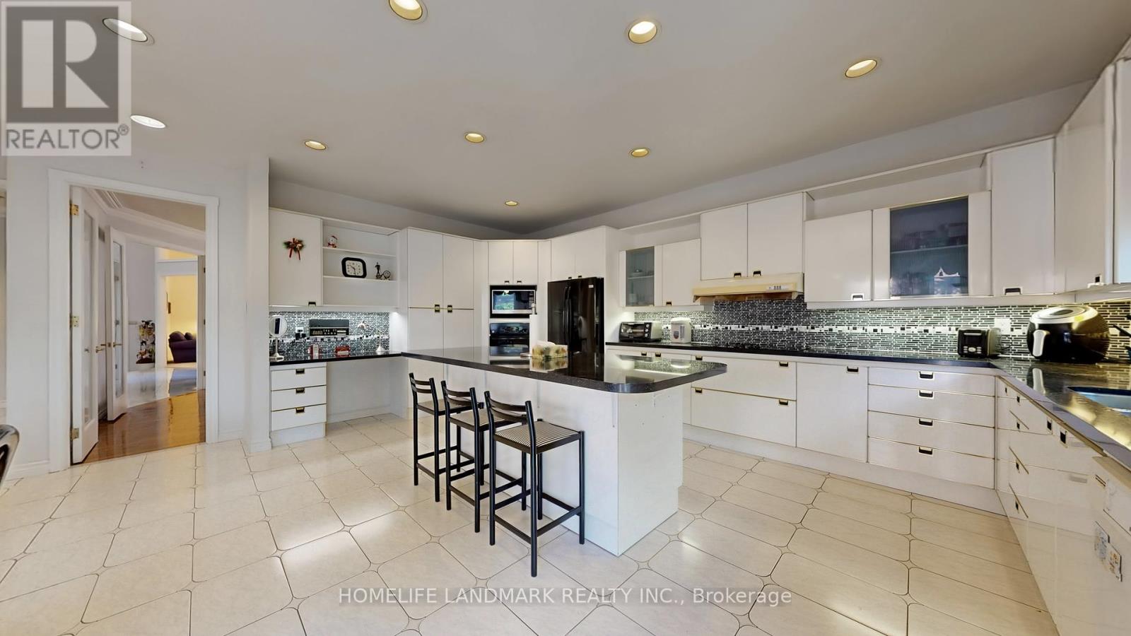 Photo 13 of 411 Cummer Avenue, Toronto ON