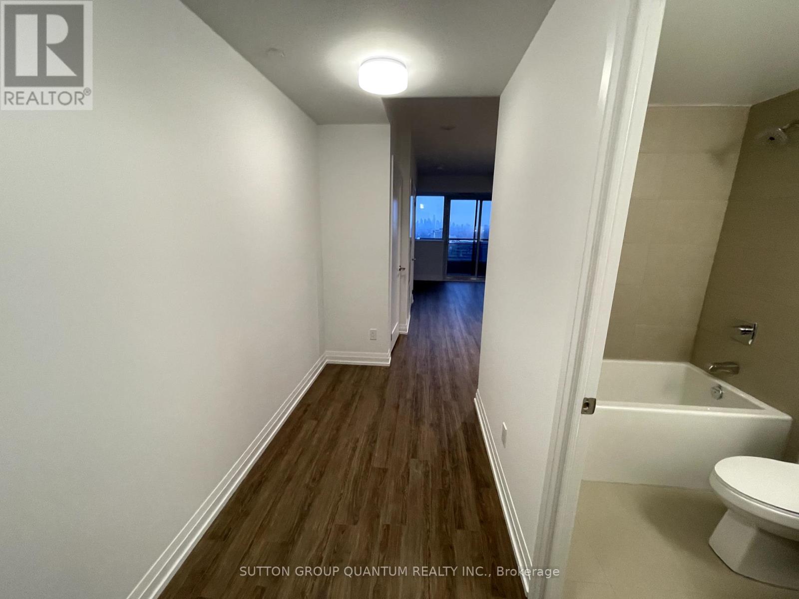 Photo 10 of 286 Main Street, Toronto ON