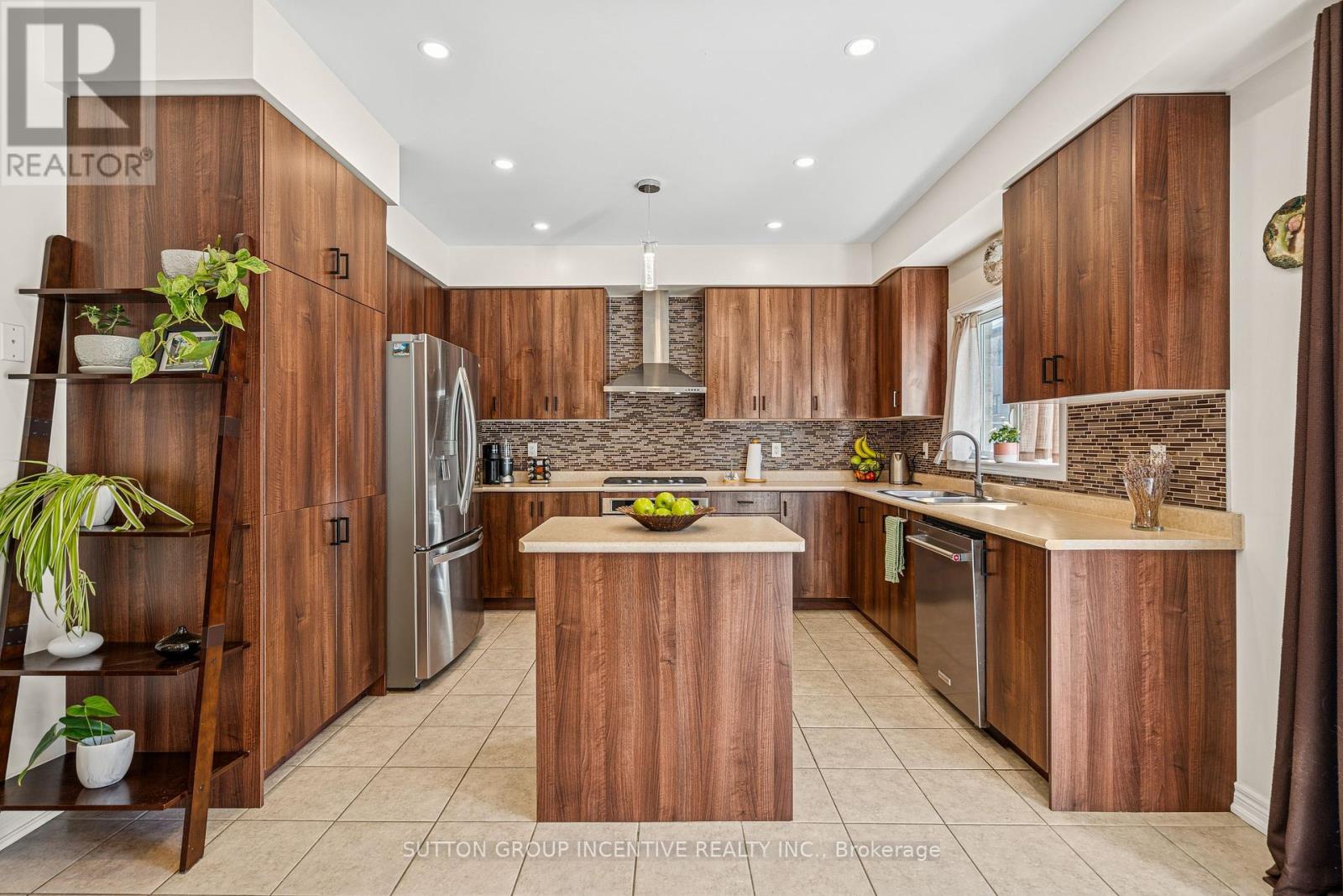 Photo 7 of 1322 Bardeau Street, Innisfil ON