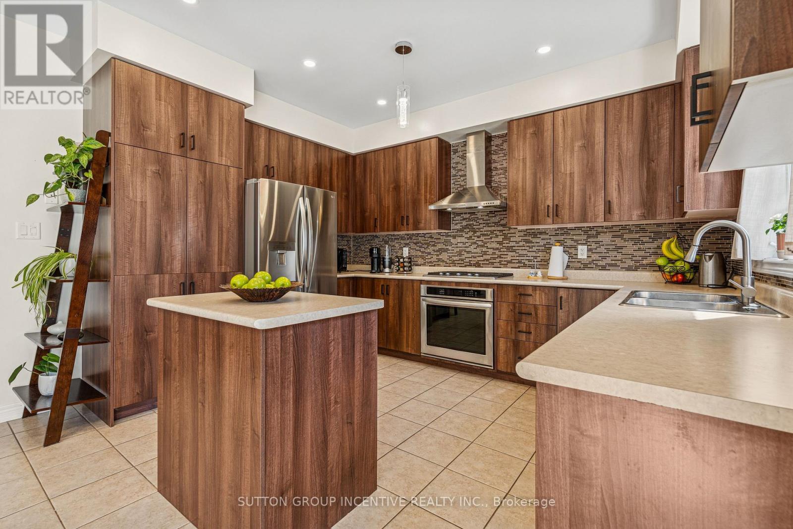 Photo 8 of 1322 Bardeau Street, Innisfil ON