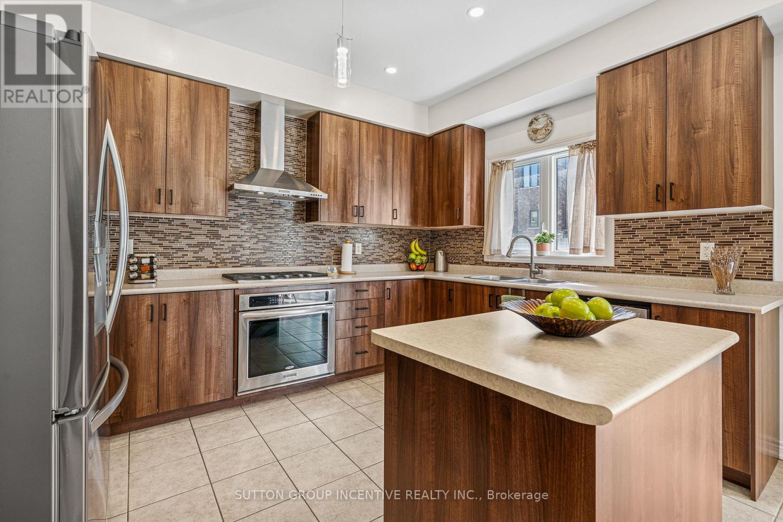 Photo 9 of 1322 Bardeau Street, Innisfil ON