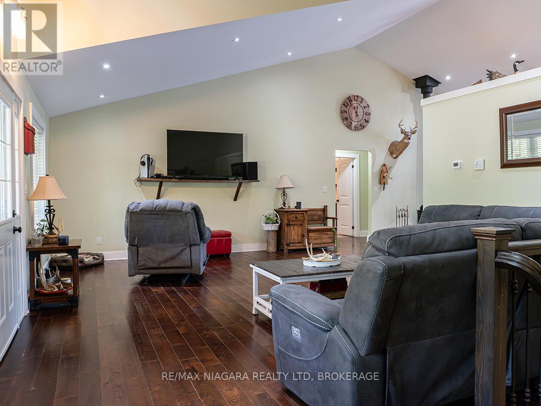 Photo 18 of 3481 Troup Road, Port Colborne ON