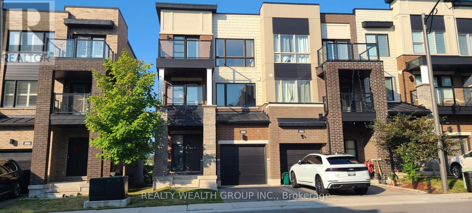 Photo 1 of 3060 Cascade Common, Oakville ON