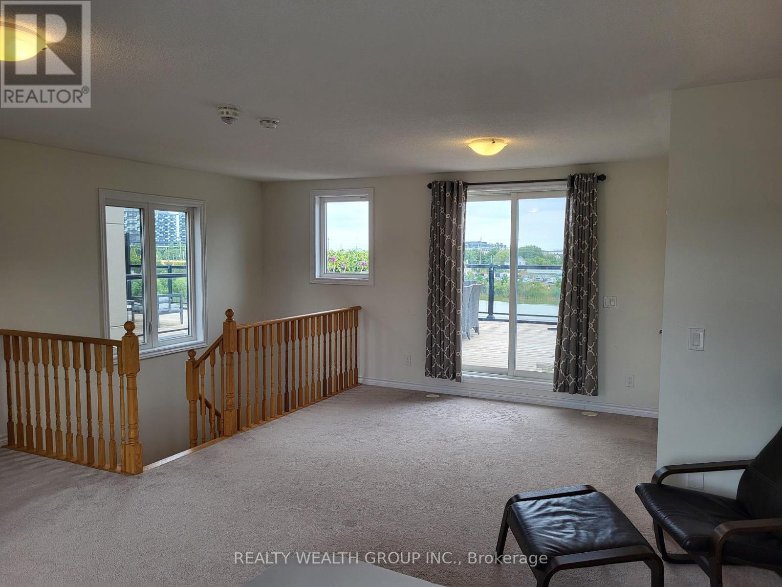 Photo 11 of 3060 Cascade Common, Oakville ON