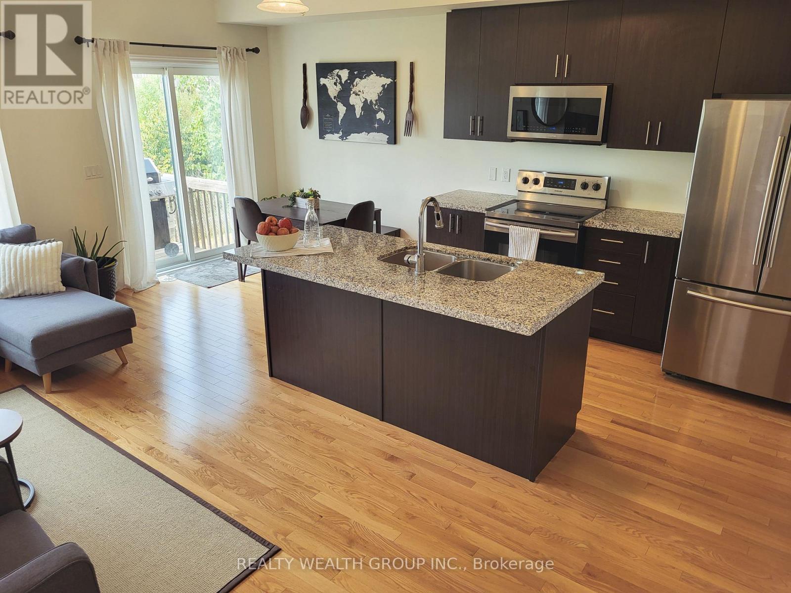 Photo 6 of 3060 Cascade Common, Oakville ON