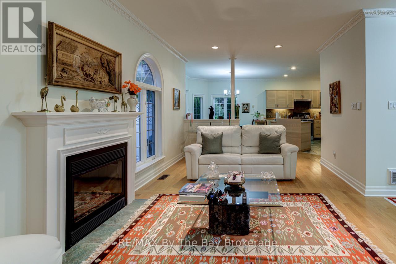Photo 10 of 28 Bridlewood Crescent, Wasaga Beach ON
