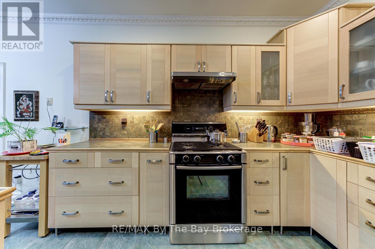 Photo 14 of 28 Bridlewood Crescent, Wasaga Beach ON