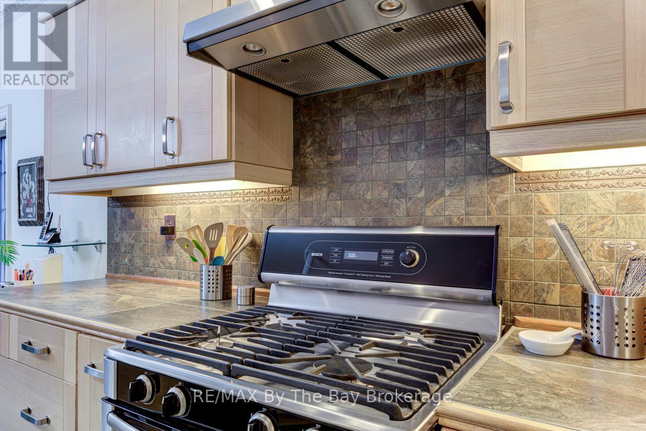 Photo 15 of 28 Bridlewood Crescent, Wasaga Beach ON