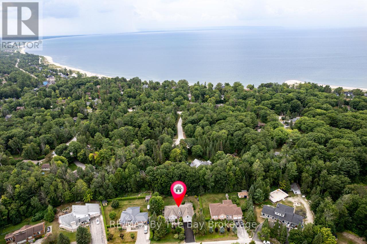 Photo 2 of 28 Bridlewood Crescent, Wasaga Beach ON