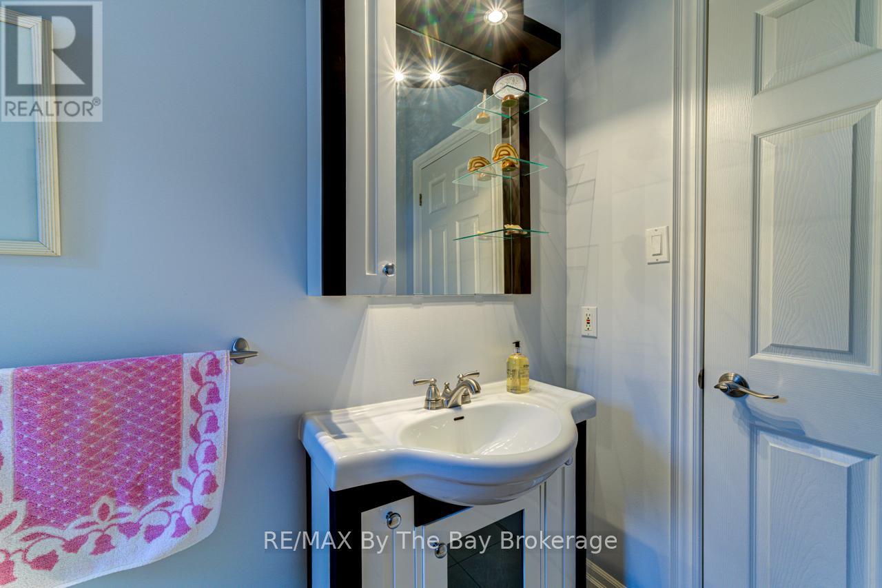 Photo 20 of 28 Bridlewood Crescent, Wasaga Beach ON