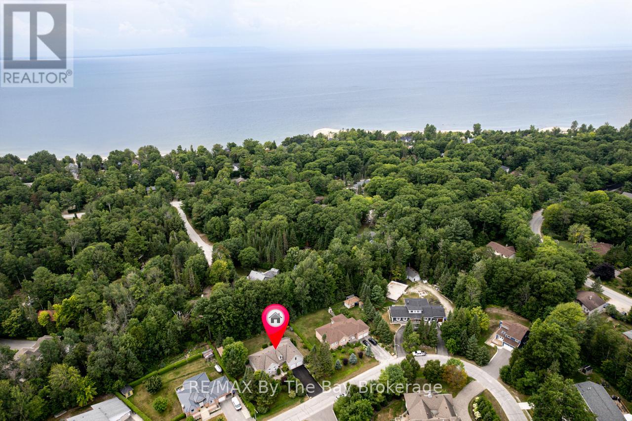Photo 3 of 28 Bridlewood Crescent, Wasaga Beach ON