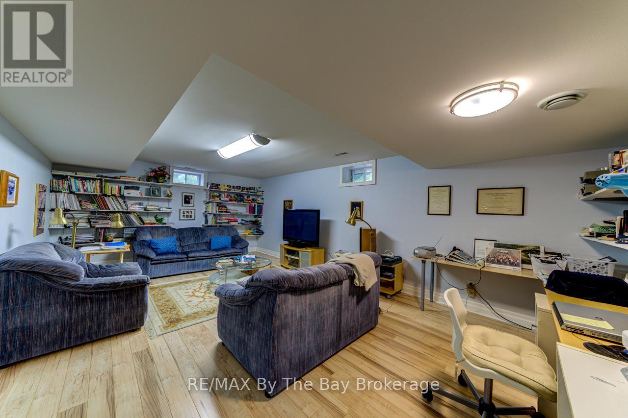 Photo 32 of 28 Bridlewood Crescent, Wasaga Beach ON