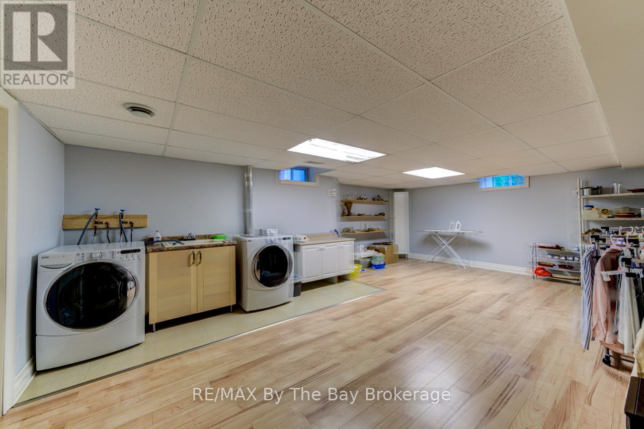 Photo 34 of 28 Bridlewood Crescent, Wasaga Beach ON