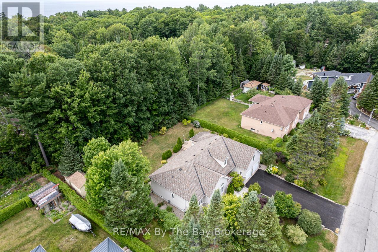 Photo 38 of 28 Bridlewood Crescent, Wasaga Beach ON