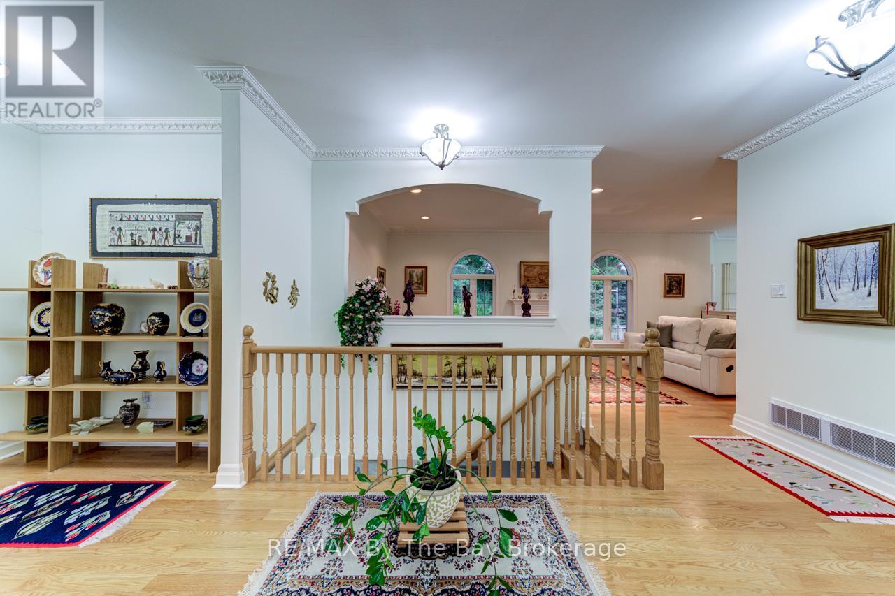 Photo 7 of 28 Bridlewood Crescent, Wasaga Beach ON