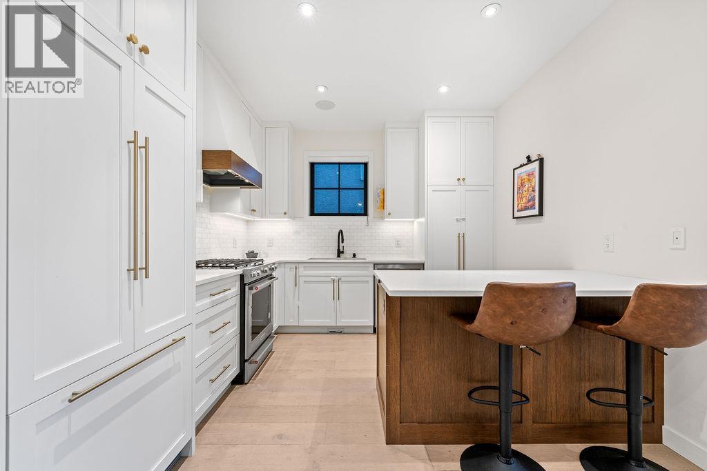 Photo 9 of 2476 E Pender Street, Vancouver BC