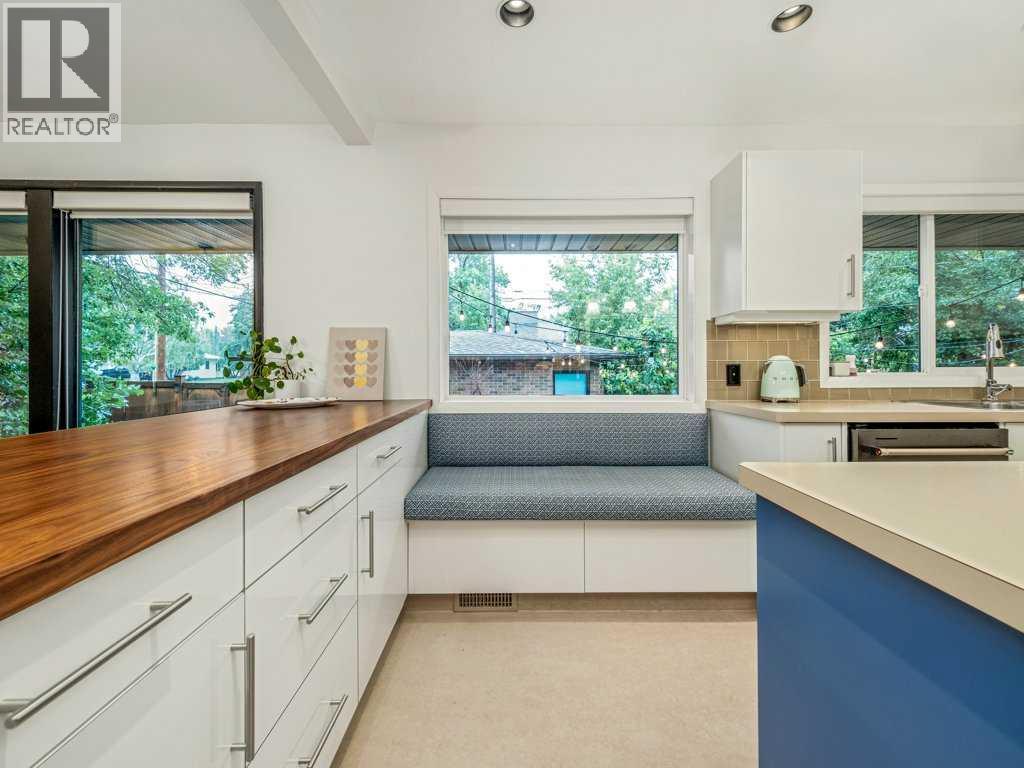 Single Family House Bungalow for Sale in   Avenue S Victoria Park Lethbridge 