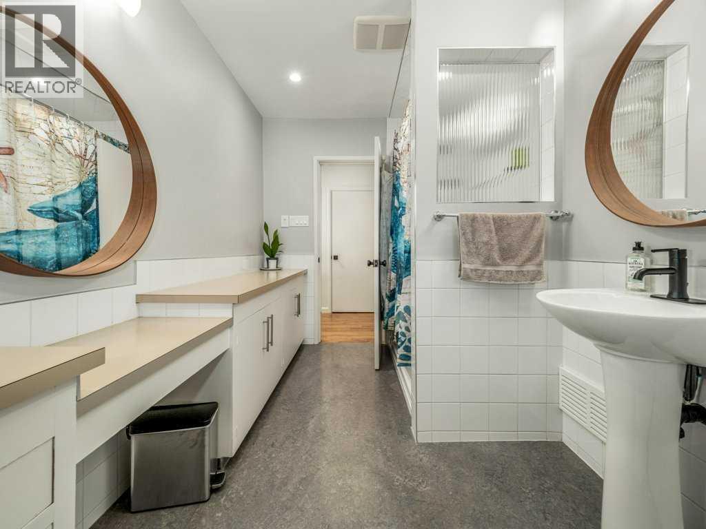 Single Family House Bungalow for Sale in   Avenue S Victoria Park Lethbridge 