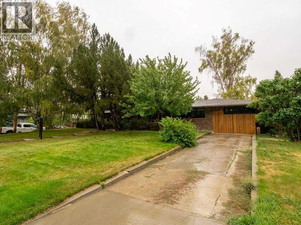 Single Family House Bungalow for Sale in   Avenue S Victoria Park Lethbridge 