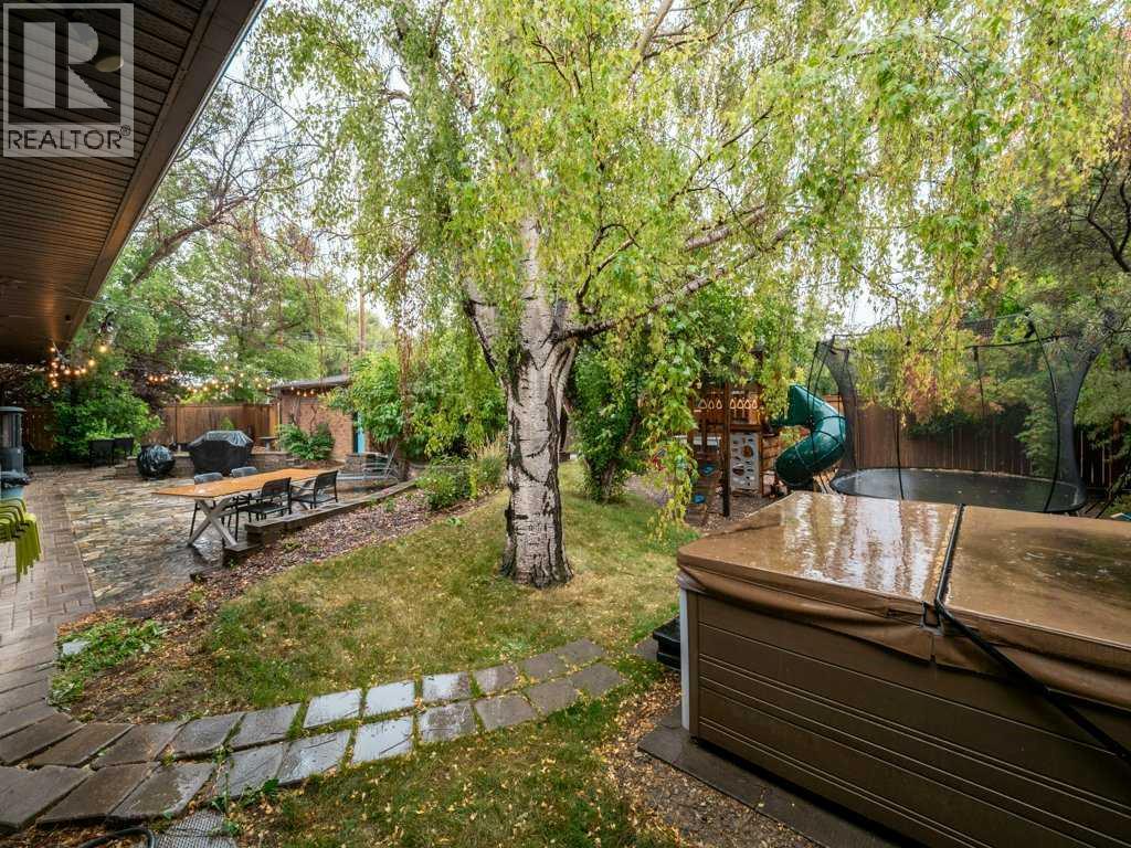 Single Family House Bungalow for Sale in   Avenue S Victoria Park Lethbridge 