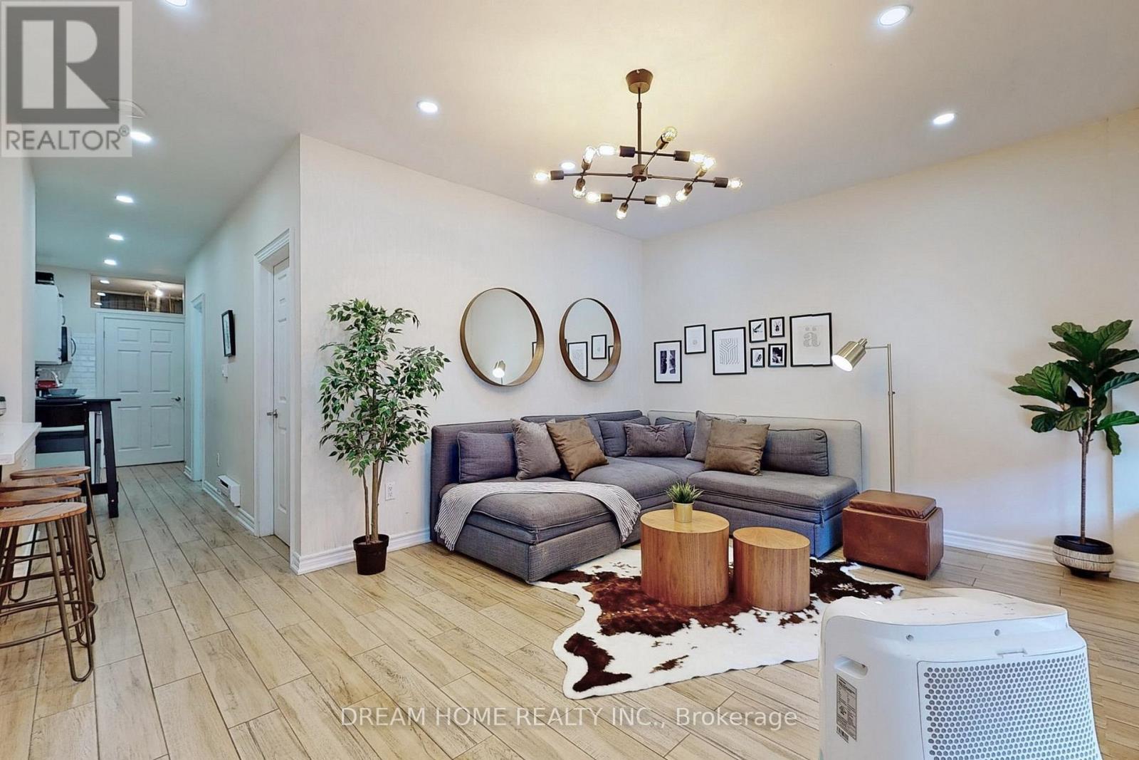 Photo 5 of Apt C 61 Cameron Street, Toronto ON