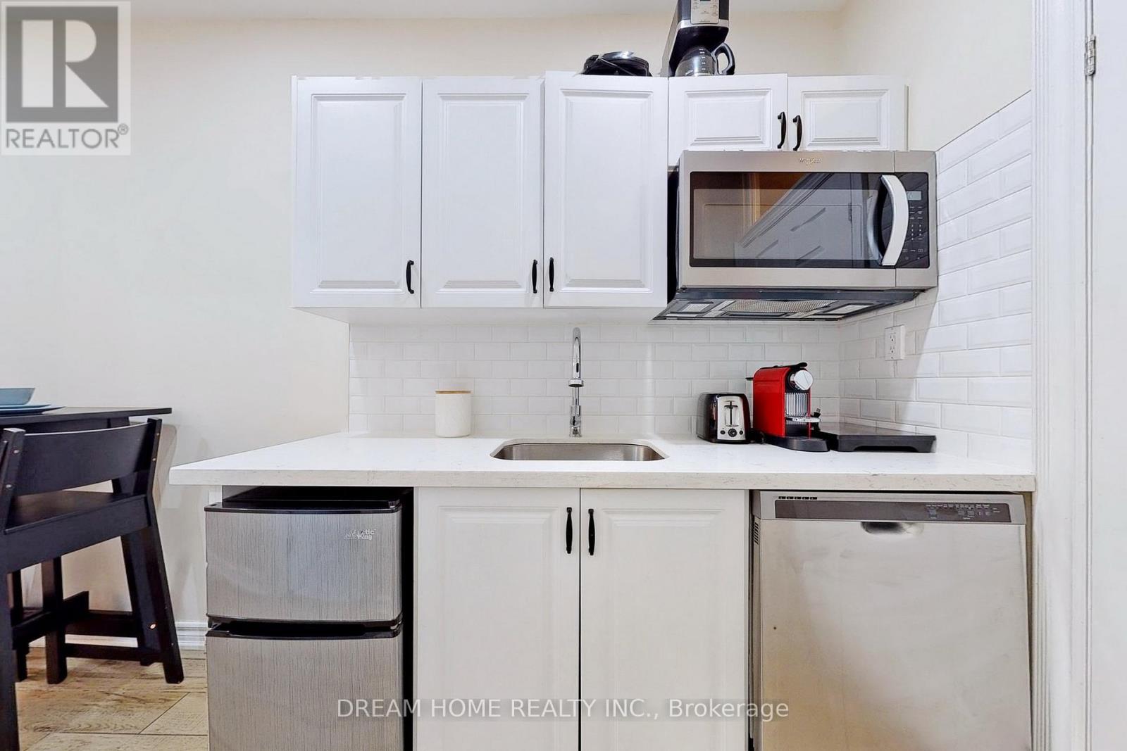 Photo 8 of Apt C 61 Cameron Street, Toronto ON