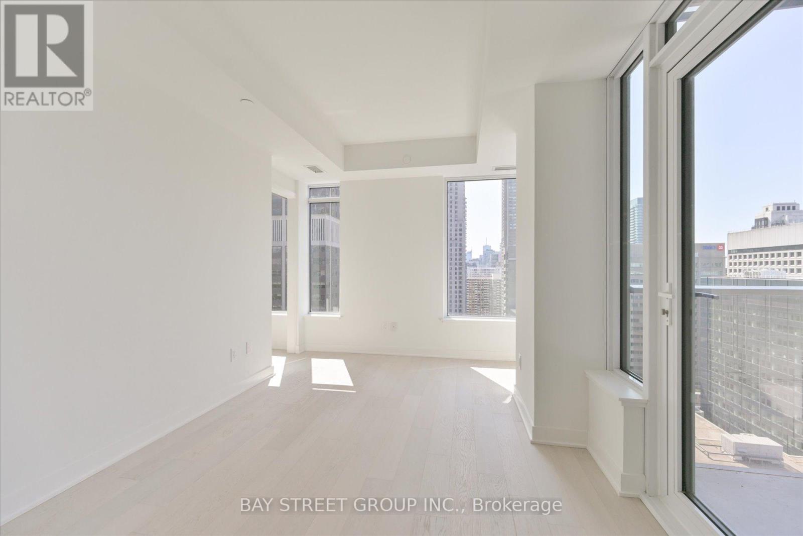 Photo 31 of 1712 11 Yorkville Avenue, Toronto ON