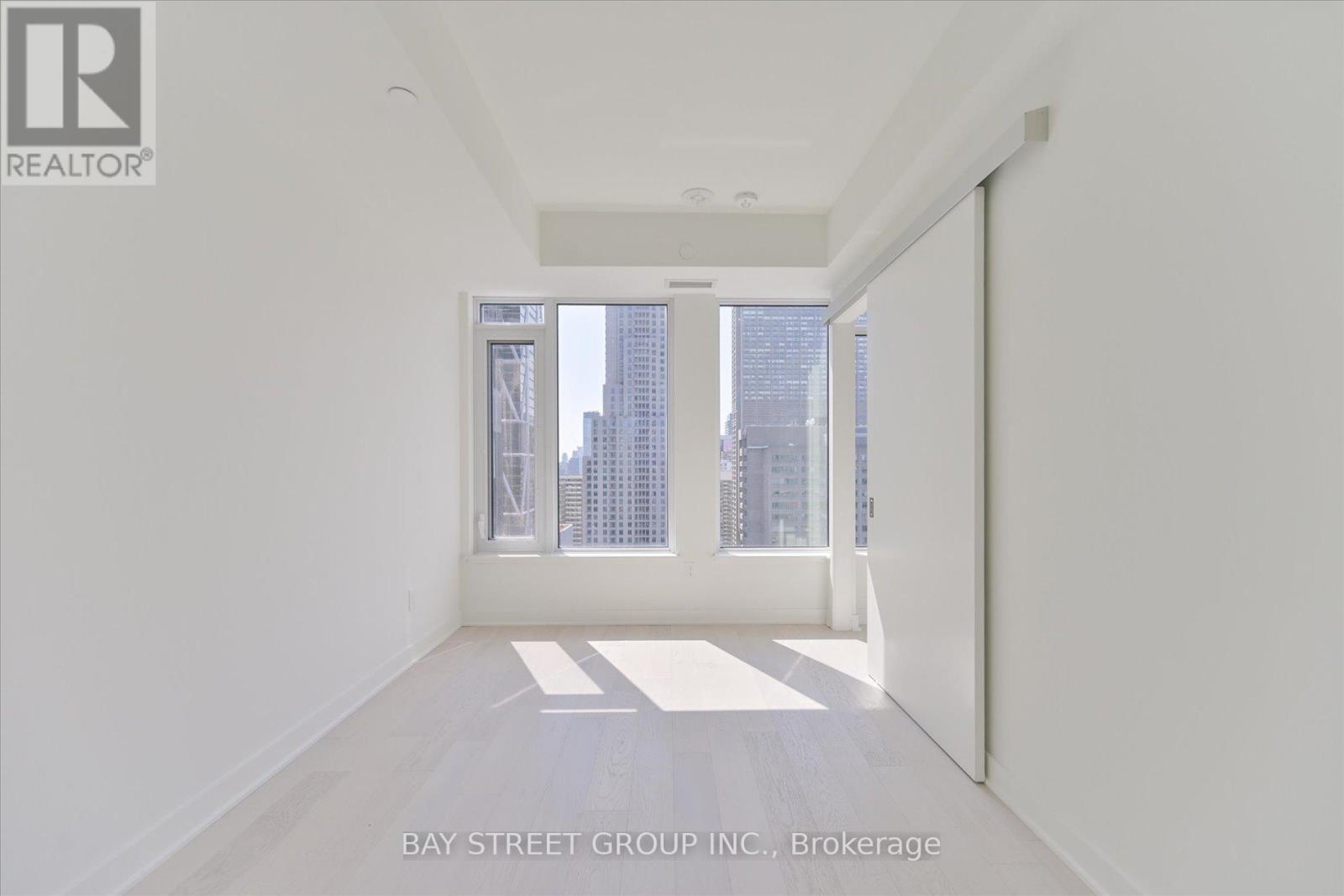 Photo 43 of 1712 11 Yorkville Avenue, Toronto ON