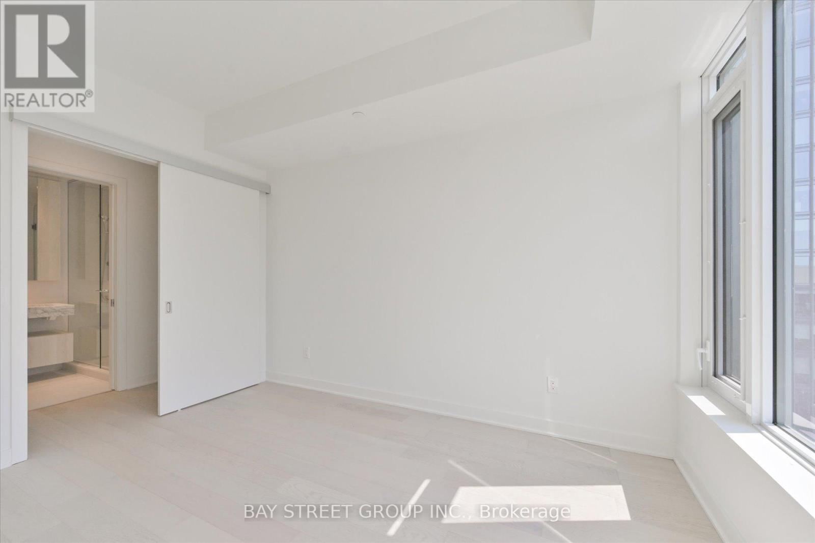 Photo 33 of 1712 11 Yorkville Avenue, Toronto ON