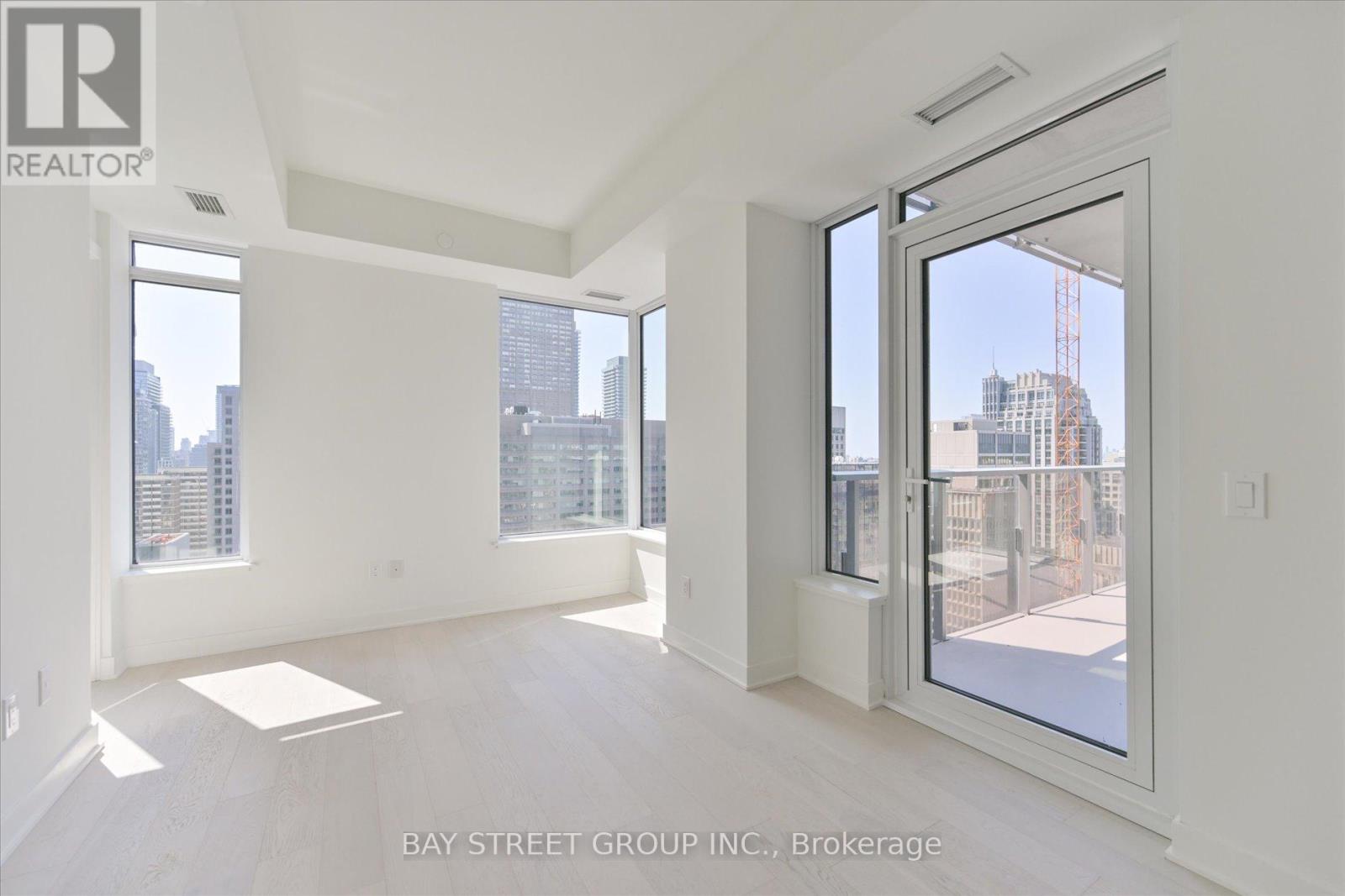 Photo 17 of 1712 11 Yorkville Avenue, Toronto ON