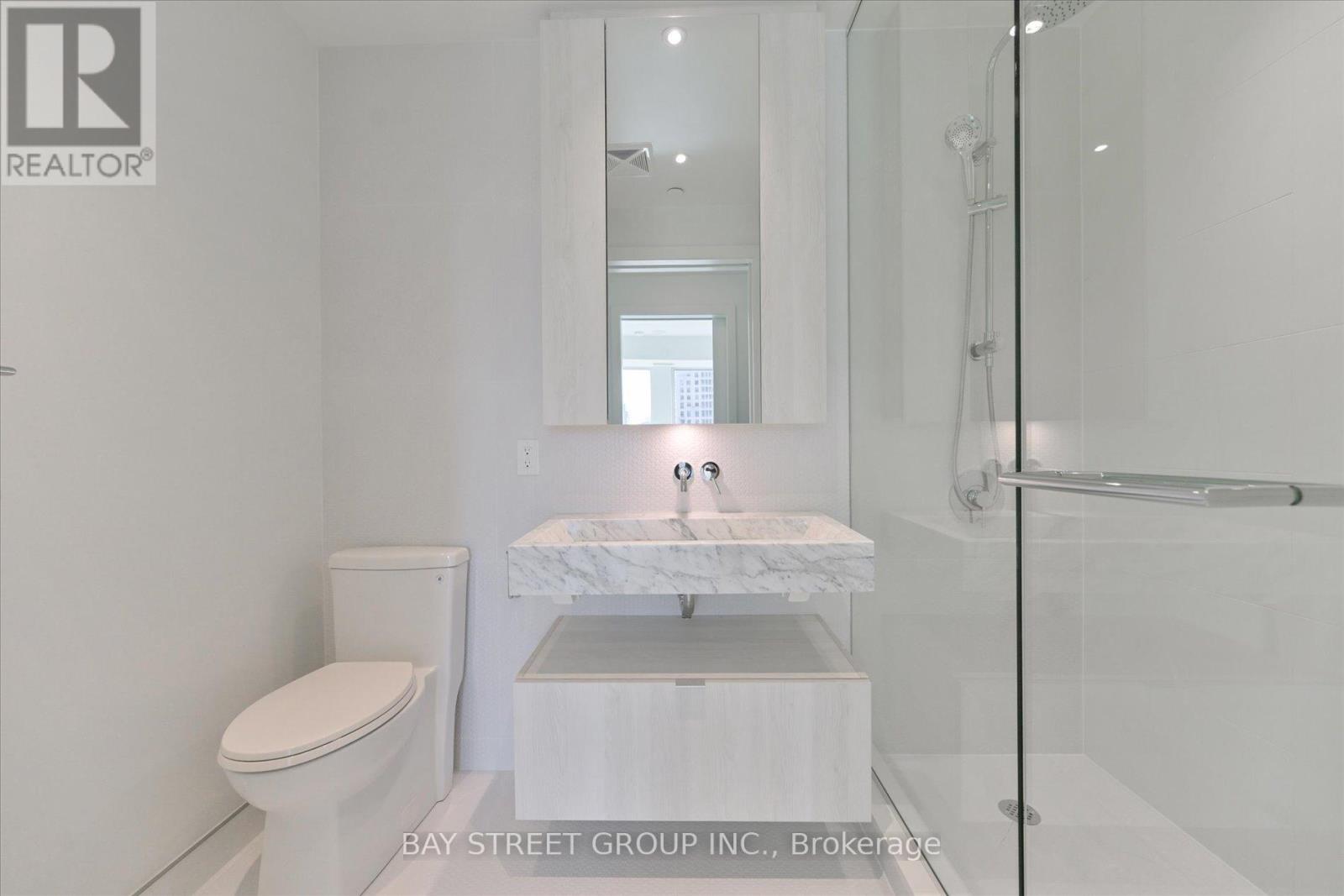 Photo 32 of 1712 11 Yorkville Avenue, Toronto ON