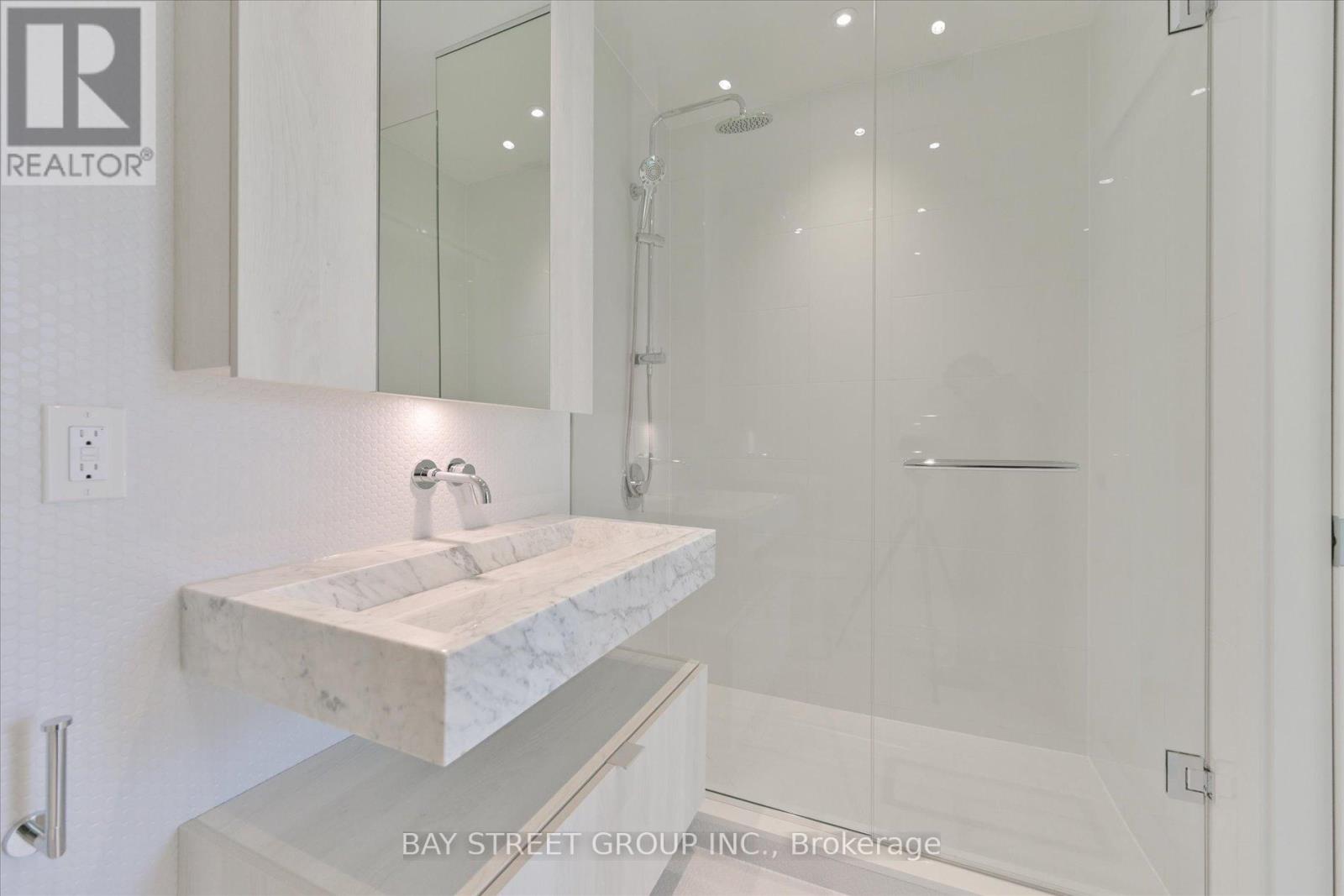 Photo 45 of 1712 11 Yorkville Avenue, Toronto ON