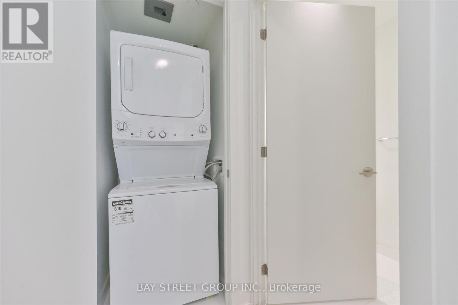 Photo 27 of 1712 11 Yorkville Avenue, Toronto ON