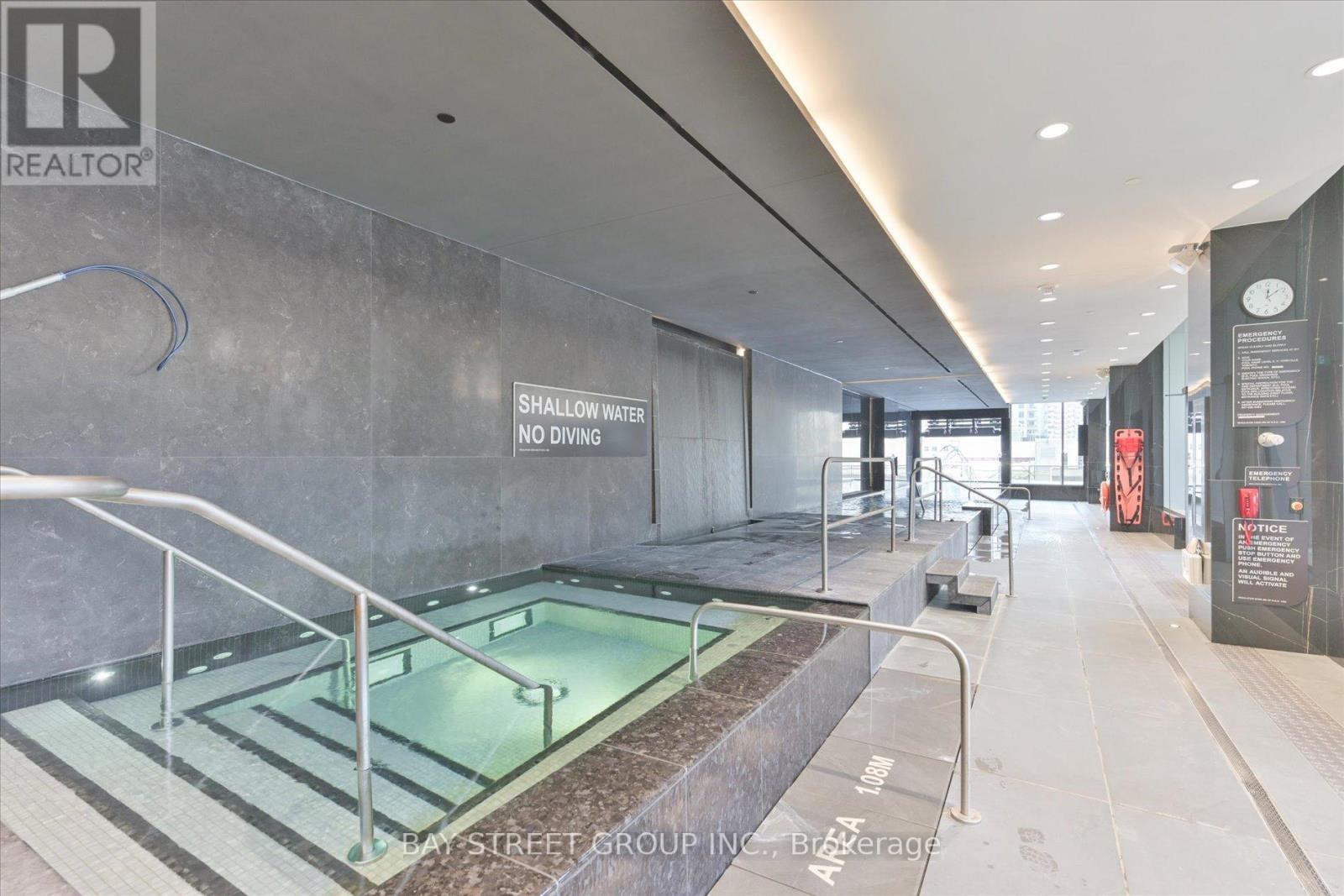 Photo 19 of 1712 11 Yorkville Avenue, Toronto ON
