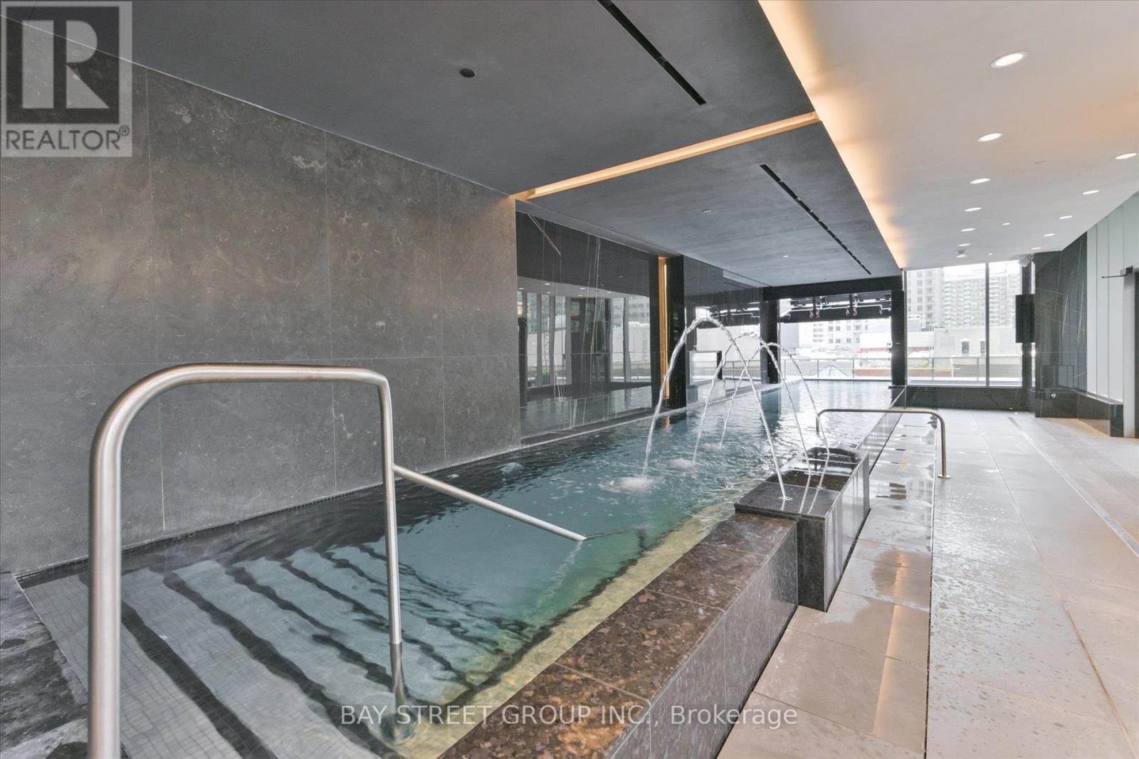 Photo 6 of 1712 11 Yorkville Avenue, Toronto ON