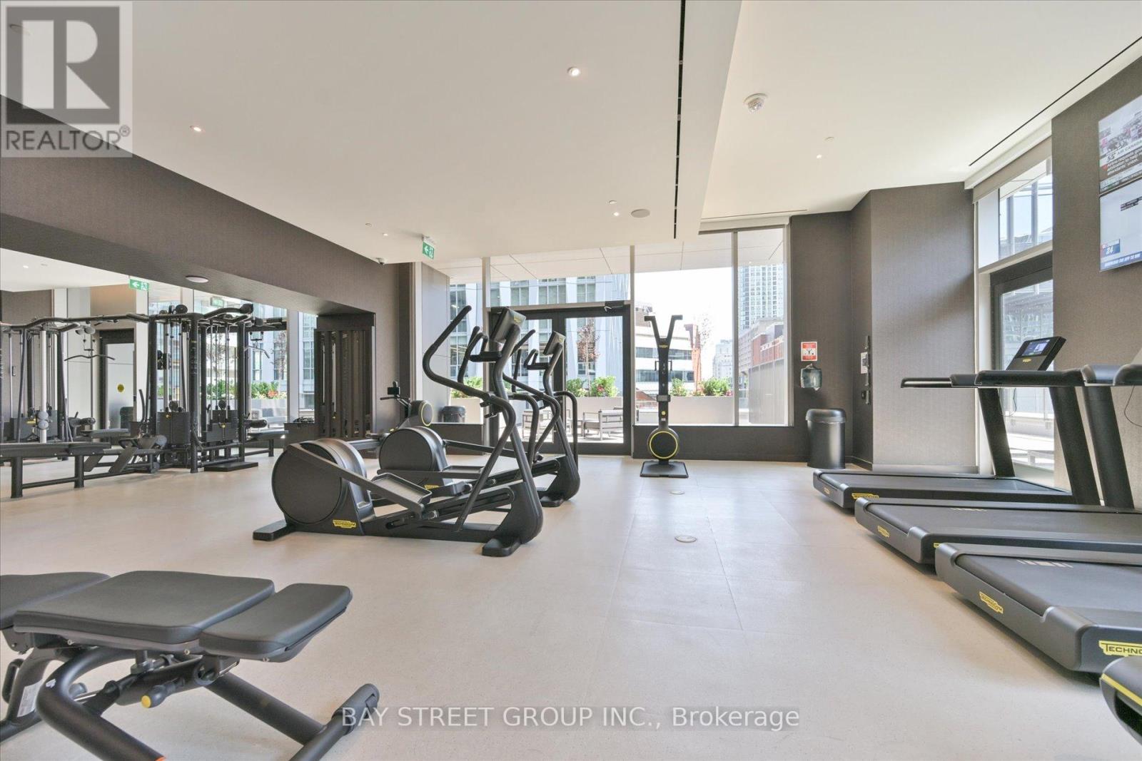 Photo 34 of 1712 11 Yorkville Avenue, Toronto ON