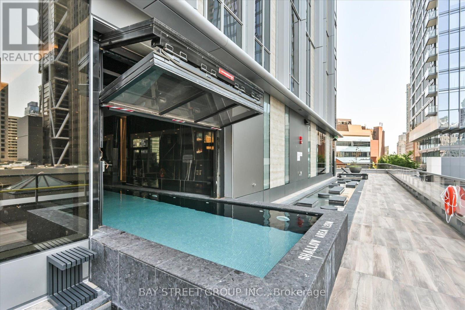 Photo 22 of 1712 11 Yorkville Avenue, Toronto ON