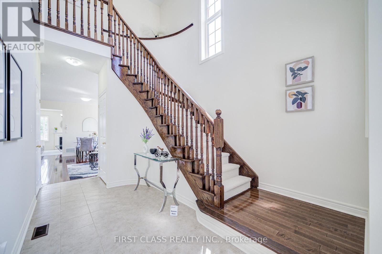 Photo 4 of 115 Noahs Farm Trail, Whitchurchstouffville ON