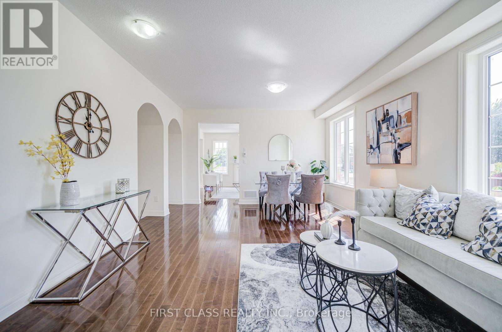 Photo 6 of 115 Noahs Farm Trail, Whitchurchstouffville ON