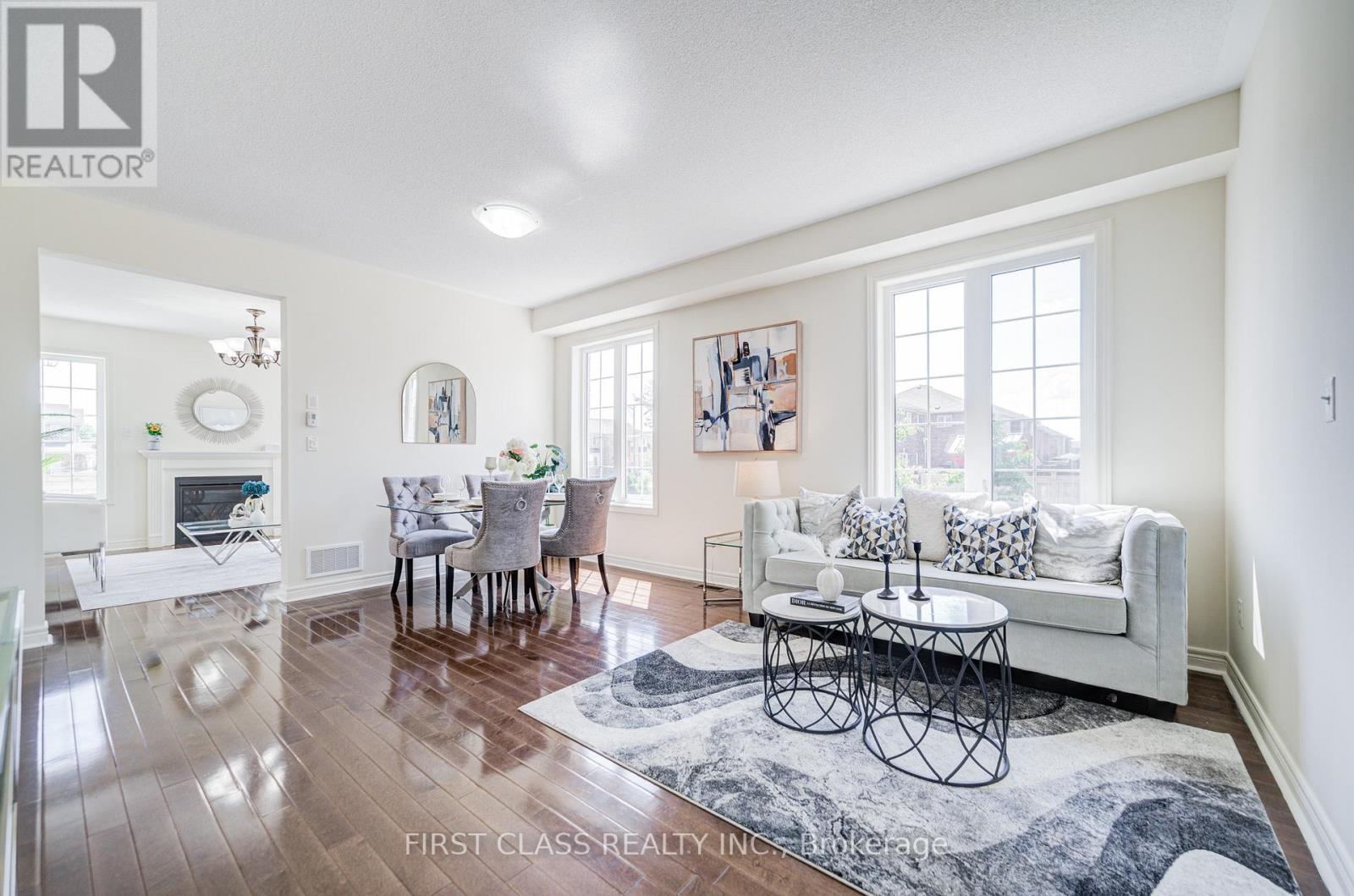 Photo 9 of 115 Noahs Farm Trail, Whitchurchstouffville ON