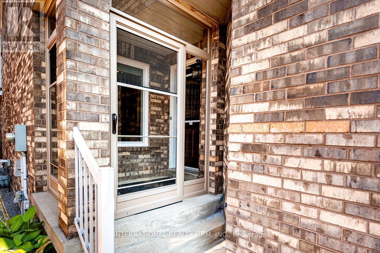 Photo 2 of 440 Jay Crescent, Orangeville ON