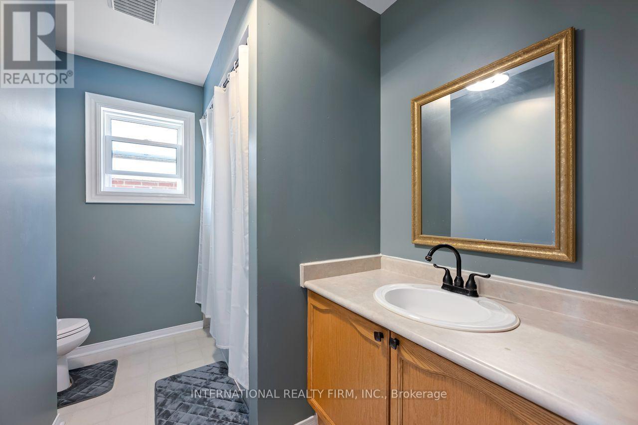 Photo 21 of 440 Jay Crescent, Orangeville ON