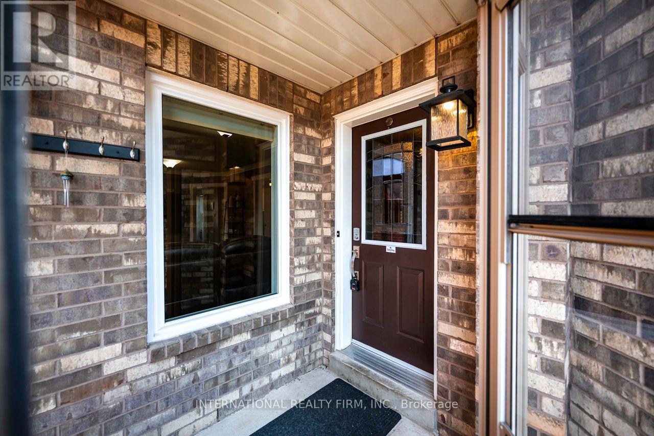 Photo 3 of 440 Jay Crescent, Orangeville ON