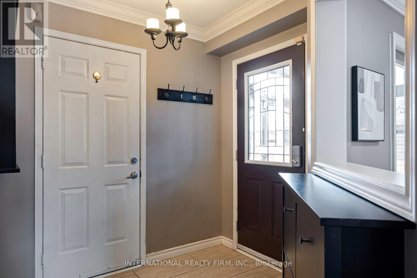 Photo 4 of 440 Jay Crescent, Orangeville ON