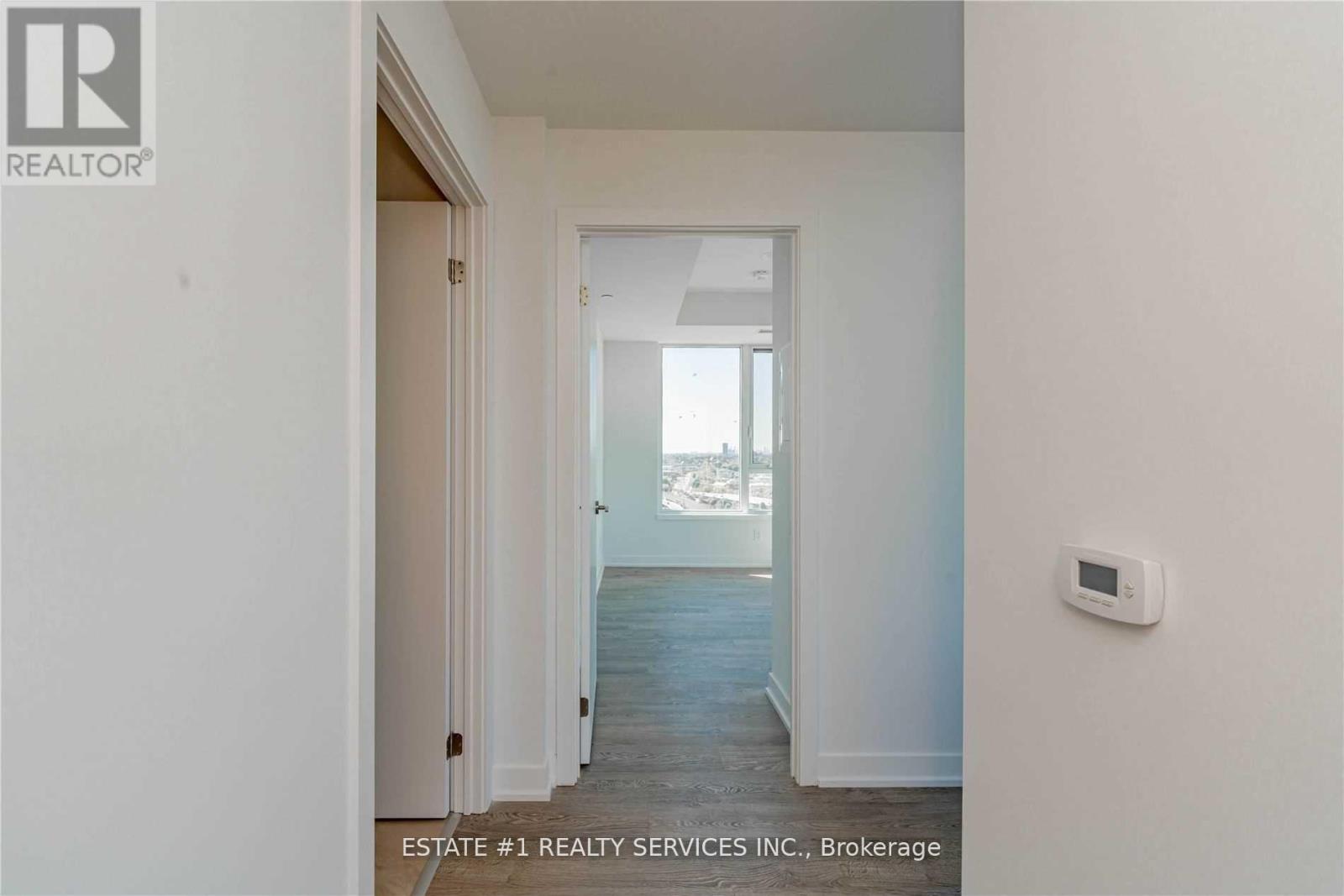 Photo 1 of 2116 1928 Lakeshore Boulevard, Toronto ON