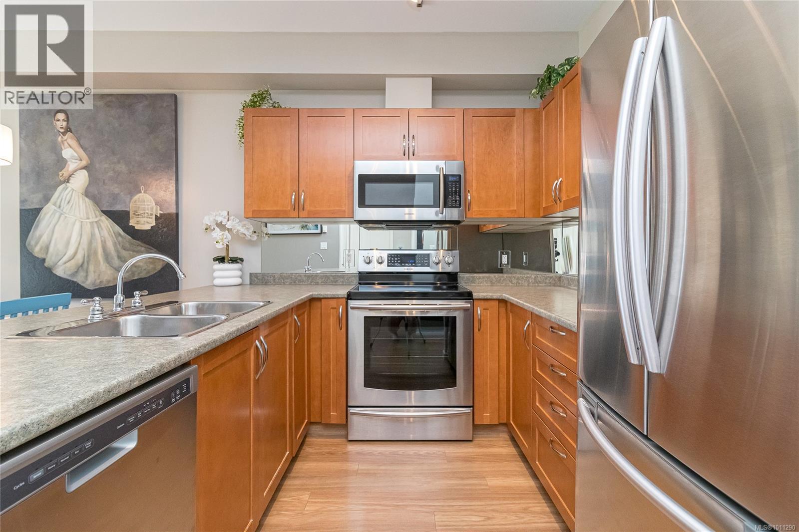 Photo 8 of 210 1959 Polo Park Crt, Central Saanich BC